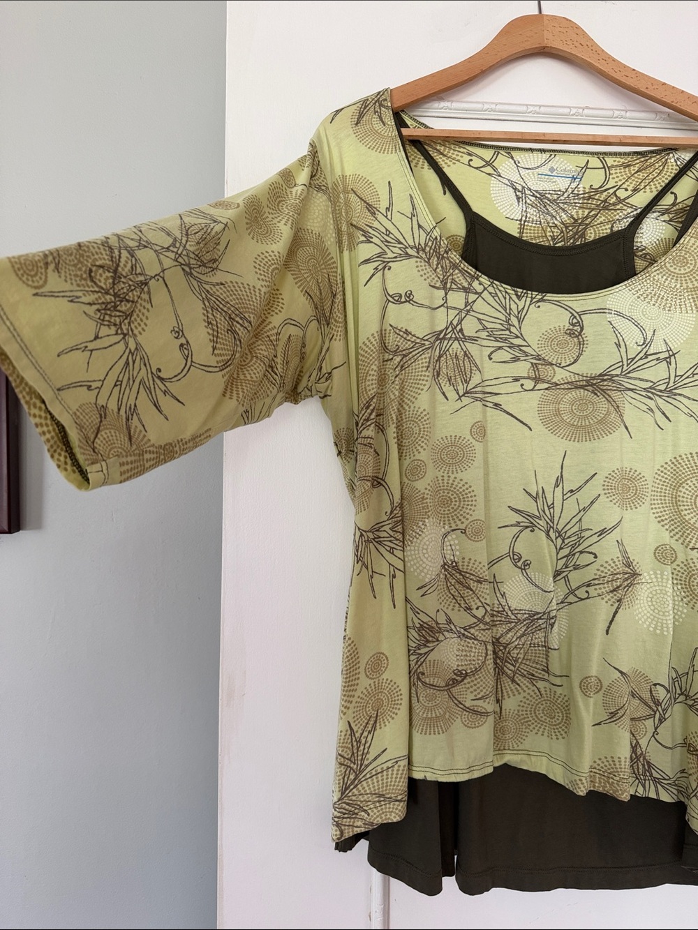 Columbia Printed Layered Women's Scoop Neck - Picture 6 of 7
